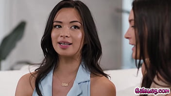 Scarlett Alexis Wants To Make Her Bestfriend Katrina Colt To Try Being A Lesbian After Breaking Up With Her Boyfriend