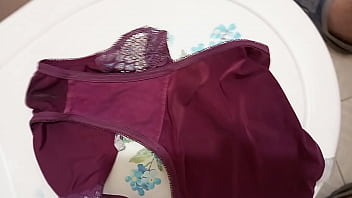 Usando Rica Ropa íntima