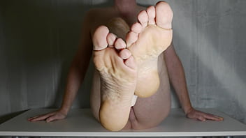 Skylarknu - Naked, Close-up, Gay, Feet, Toes, Soles, Foot-fetish, Smell-fetish - Gay - 2025 - Amazing - Performance - Video 614721