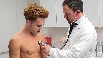 Twink Visits Doctor For Having Trouble Maintaining His Erection - Doctorblows