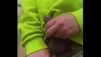 Morocho Muestra Verguita Parada