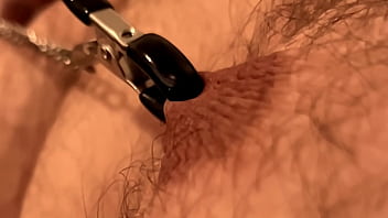 Die Nippel Müssen Leiden In Slowmotion