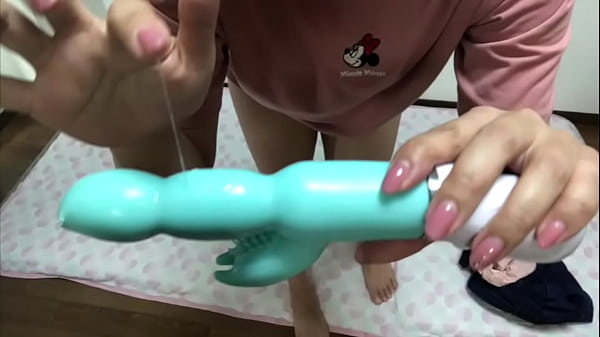 大きいおもちゃを買ってまんこの奥まで挿れてオナニーしたらおもちゃに沢山エッチな液ついちゃった_