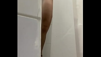 Flagra Caiu Na Net Novinho Branquinho Tomando Banho