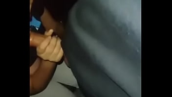 Llevé A Mi Alumna Favorita A Un Cine Porno Y Se Excitó Tanto Que Me Empezó A Chupar La Verga