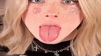 Sweet Eaton Teasing Her Live Audience With Her Small Cock