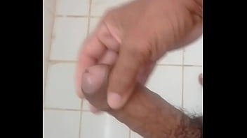 Gozando No Banheiro - muito-tesao, videos-de-gozadas - Video 648049