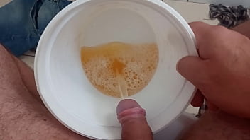 Pissing In A Bucket - pissing, piss, bucket - Video 658332