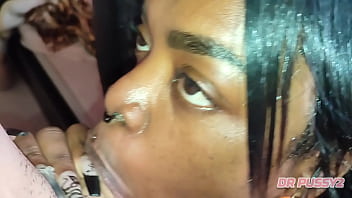 Quase Fui Apanhada Pelo Meu Pai A Mamar O Enorme Pau Do Meu Cunhado E Engoli Tudo