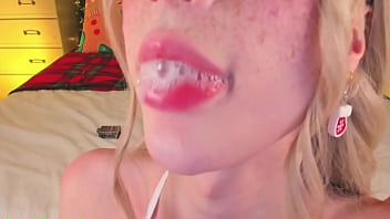 Sweet Eaton Wanking Her Asshole On Bed