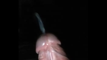 Leche Saliendo Como De Un Volcán