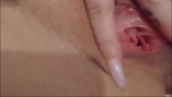 Green Eyed Fetish Queen Ellie Fucks Het Pussy Closeup