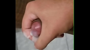 Novinho Gozando E Gemendo - leite, leitinho, gozando, gemendo, novinho - Video 632427