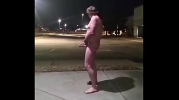 Exhibitionist Lookin For Fun