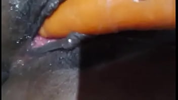 Morena Se Mete Zanahoria Para Mi