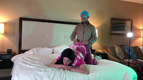 First Time Rapper Fucks Tgirl In Chastity