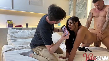 Enquanto Isso Eu Só Assisto A Minha Esposa Adora Gozar Na Rola Desse Comedor Mega Dotado E Safado...