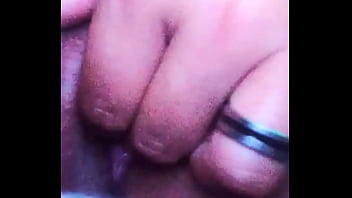 Gemendo Na Siririca Amadora