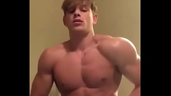 Mamado Sabroso Rubio Masturbándose Y Corriendose