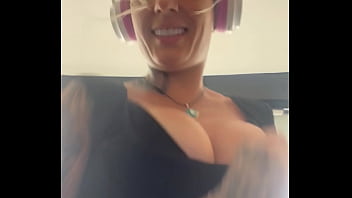 Treinando Na Academia Eu Corri Tanto Que Meu Peitos Pulou Pra Fora Fiquei Com Minto Tesão Com Essa Cena Que Chega Fiquei Molhada!