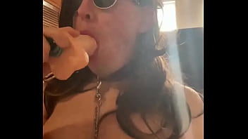 Ale Sumisa Chupando Su Juguete