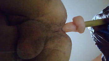 Pendejo Gay Se Mete Un Dildo En El Culo