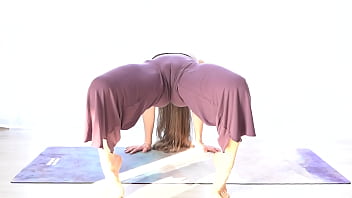 Do Naked Yoga And Cum With Me! - orgasm, sensual, feet, yoga, educational - Video 537162