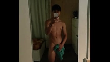 Exhibiendo Mi Cuerpo Joven Y Delgado
