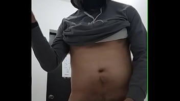 Esclavo Masturbándose Con Bragas De Su Ama