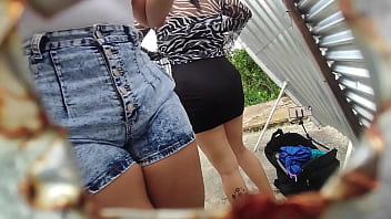 Grabadas En Tanga Por El Agujero Del Vestidor