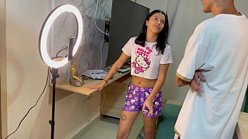 Le Ayudo A Mi Pequeña Hermanastra Con Sus Redes Sociales Y Termino Follandomela Duro Por El Culo. H.l. - latina, sexy, ass, doggystyle, homemade, cowgirl, legs, pussy-fucking, tanned, cum-on-ass, missionar - Video 509158