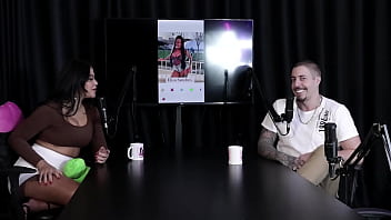 Normal Do Ator Brochar, Mas Não Precisa Ter Um Pau Enorme, Não Curte Menage Masculina, E O Gang Bang Reverso... - Alemão (sheer/red)