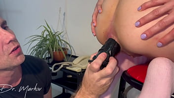 Freyjaxtreme Le Pide A Un Vecino Que Le Abra El Culo Para Su Viaje A Europa