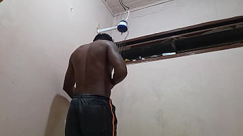 Barriga pelada de cimento. May 25, 2024