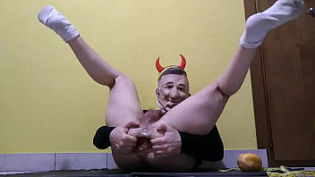 Grapefruit Of 30,5 Centimeters Of Circumference, The Biggest Ever Inserted