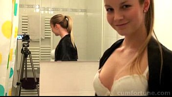 Rose Delight Preparing For A Sex Scene