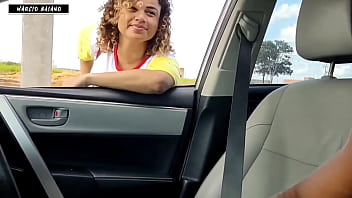 Vi Uma Mendinga Gostosa Na Rua Dando Mole Disse A Ela Que Ia Li Dar De Comer