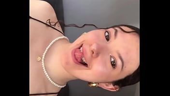 Morrita De 18 Años La Chupa Bien Con Esa Lengua