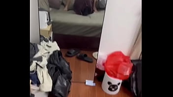 推特大神调教05年小母狗，口爆射精，深喉拉丝，后入内射，小脸都被爸爸打肿了，被爸爸掐着脖子各种爆操，已经被完全调教成小母狗，m属性拉满，还会各种和主人撒娇