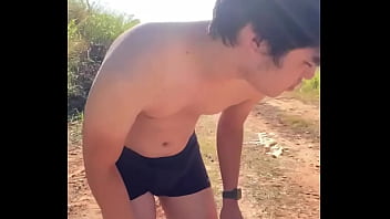 Mijando E Gozando Na Rua