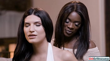 Small Tit Shemale Zariah Aura Sucks Feet