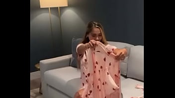 Tetona Nalgona Probandose Pijama