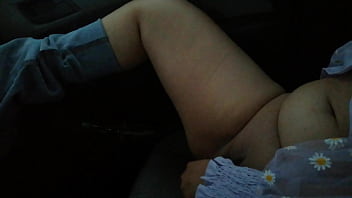 Chica Le Gusta Meterse El Dildo En Público