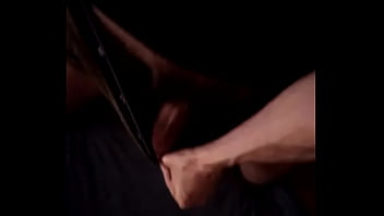 下着を下ろしたら勢いよく_