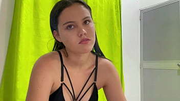 Mi Pequeña Hermanastra Me Enseña Como Es Follar A Una Mujer Y Termino Dándole La Follada De Su Vida. H.l. - latina, sexy, ass, doggystyle, homemade, cowgirl, legs, pussy-fucking, tanned, cum-on-ass, missionar - Video 454050