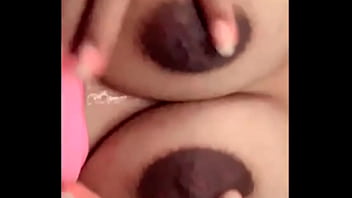 Rica Jovencita Juega Con Sus Tetas