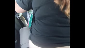 Carla En Su Carro