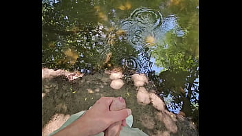 Riskant Amateur Im Park Am Wasser Abgespritzt, War Wieder Zu Horny German Cumlover