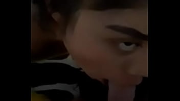 Puta Nalgona Mama Verga Y Luego Se Monta Mientras La Grabo En El Espejo