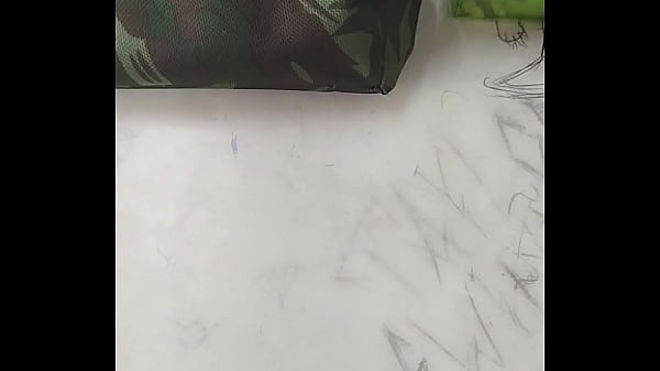 Metendo A Madeira No Estojo Do Meu Amigo